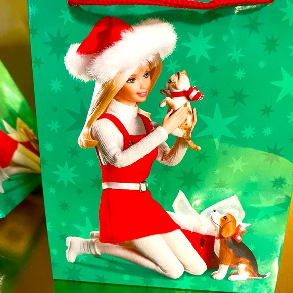 BARBIE VTG 1997 HALLMARK CHRISTMAS GIFT BAGS SET OF 4 BARBIE w/KITTEN & PUPPY - Picture 2 of 11